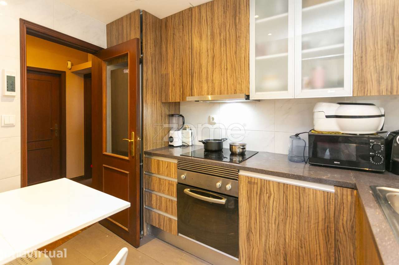Apartamento T3 para Investimento em Soares dos Reis, Mafamude VNG - Grande imagem: 2/29