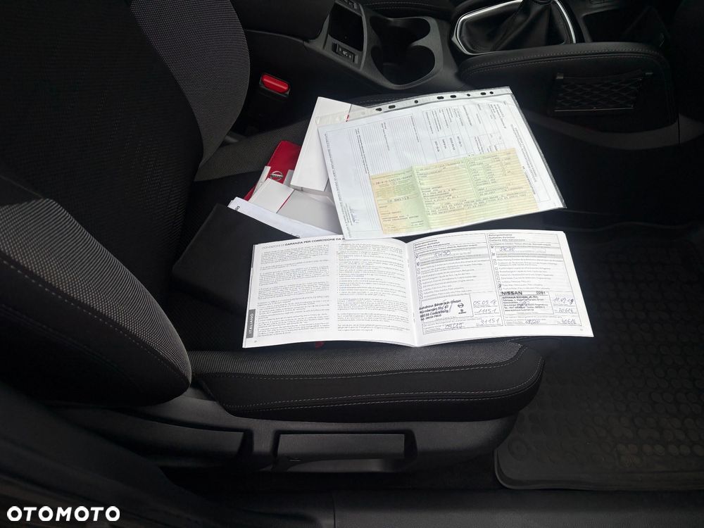 Nissan Qashqai 1.6 DIG-T N-Connecta - 38