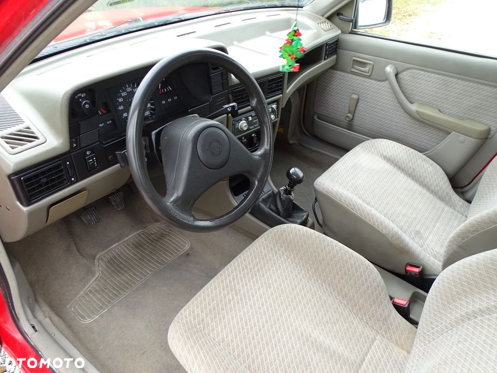 Opel Kadett 1.4 LS - 8