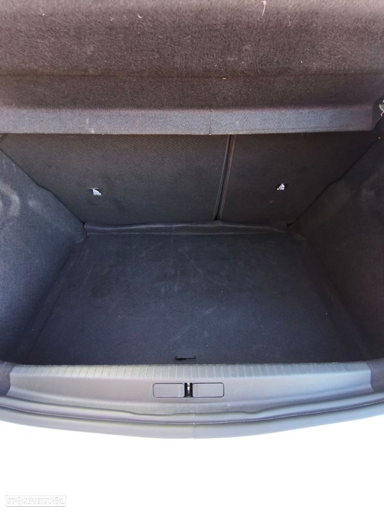 Peugeot 208 1.2 PureTech Active - 21