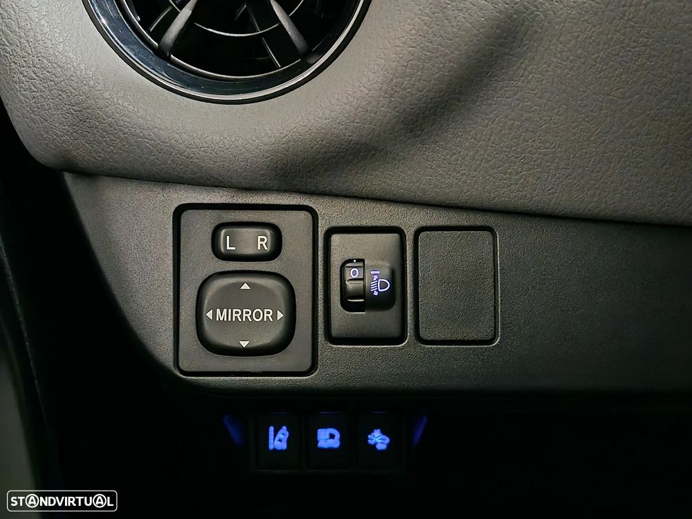 Toyota Yaris 1.5 HSD Comfort +P.Style+P.Techno - 21