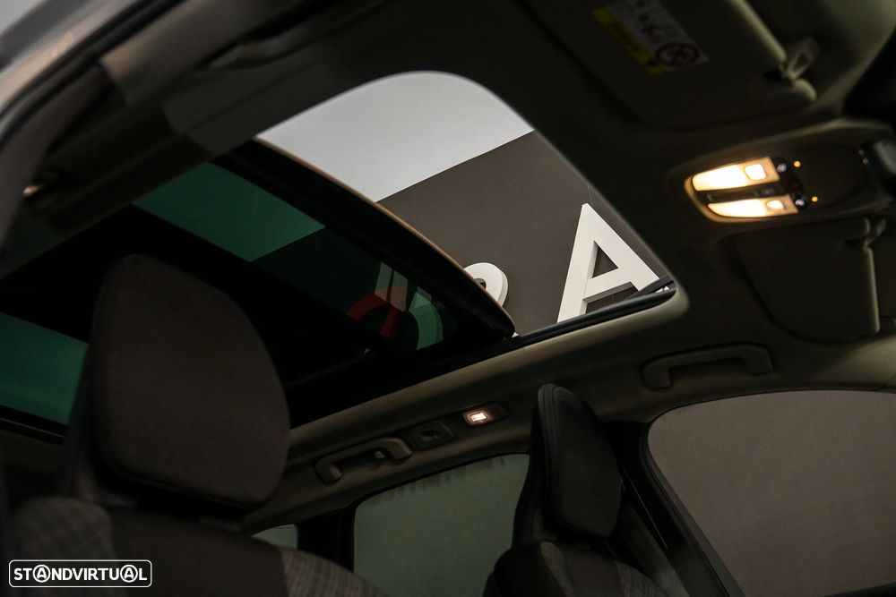 Volvo XC 60 2.0 T6 PHEV Core AWD - 23