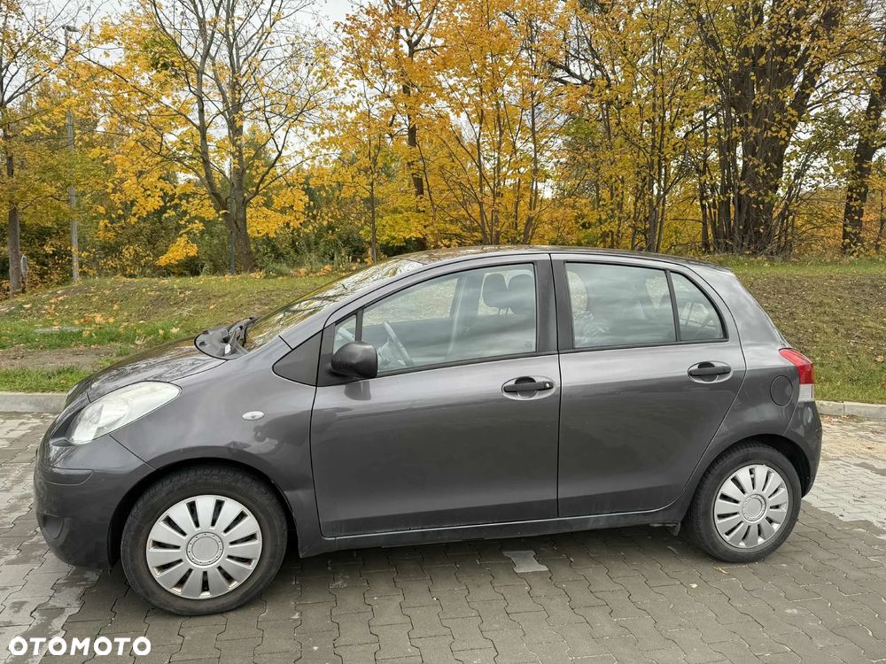 Toyota Yaris - 1