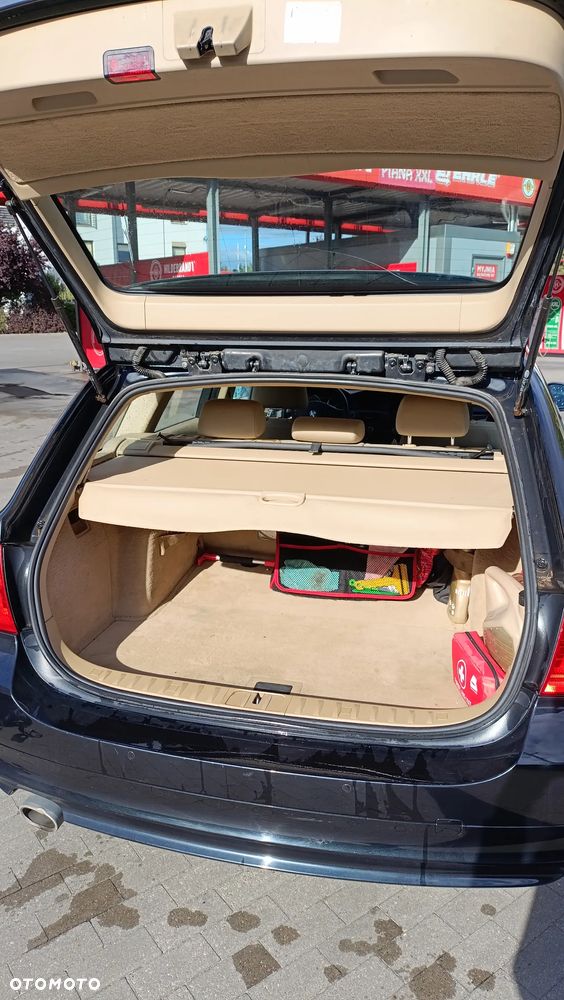 BMW Seria 3 318d Touring - 12