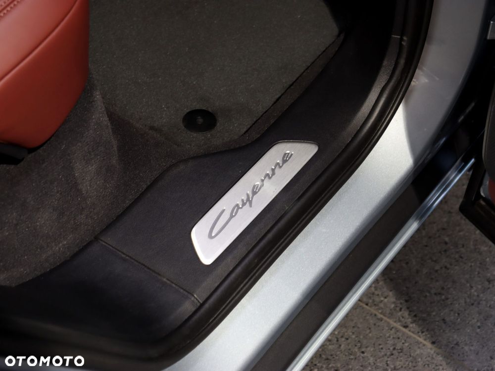 Porsche Cayenne S - 32