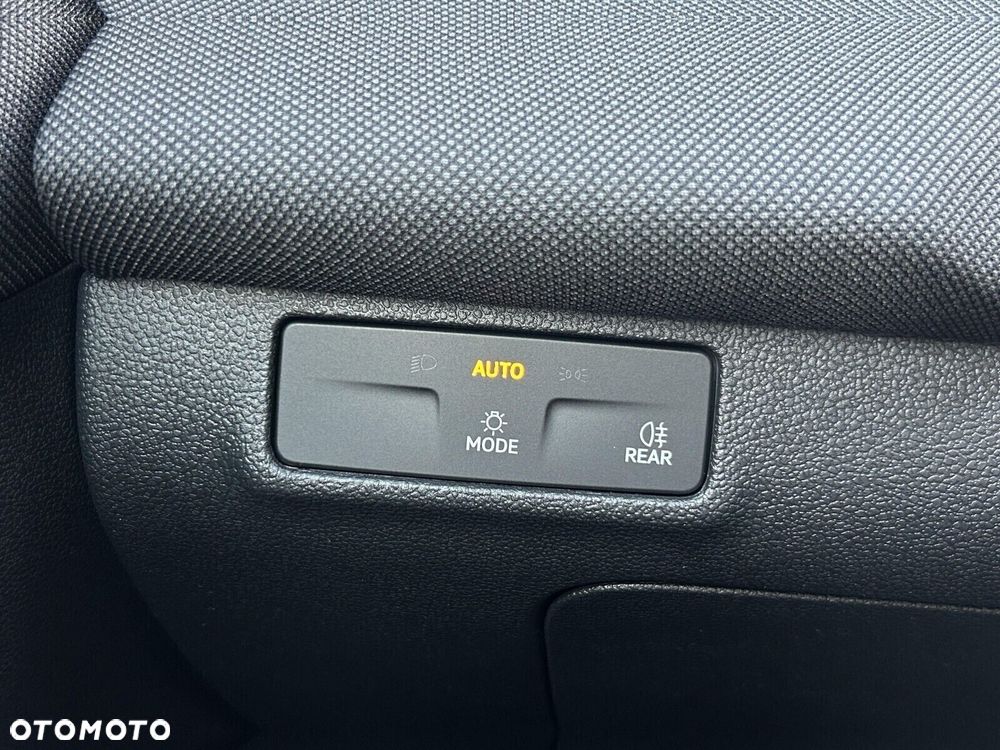 Volkswagen T-Roc 1.5 eTSI Life DSG - 27