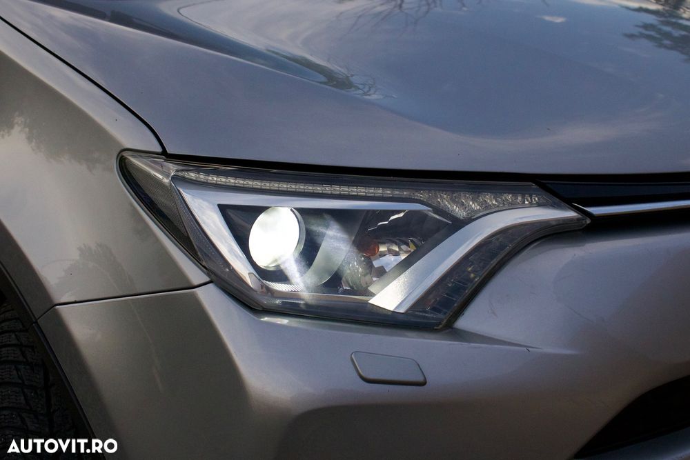 Toyota RAV4 2.5 VVT-i 4x4 Luxury - 18