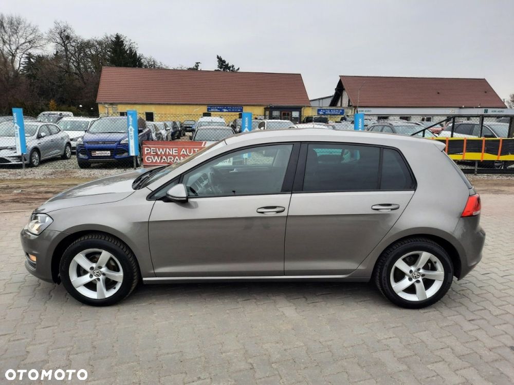Volkswagen Golf - 10