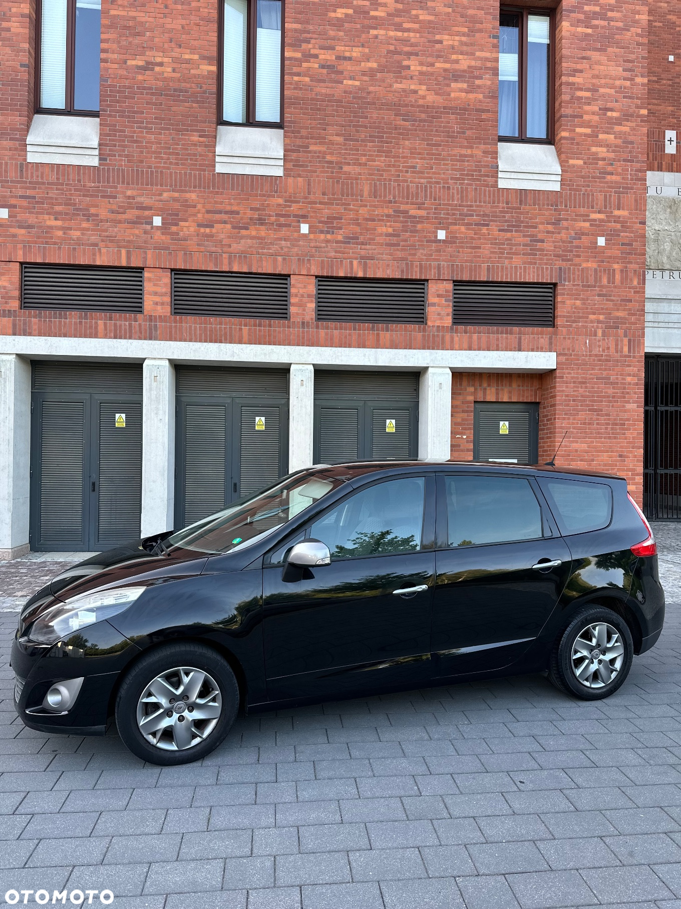 Renault Scenic 1.6 16V 110 TomTom Edition - 19