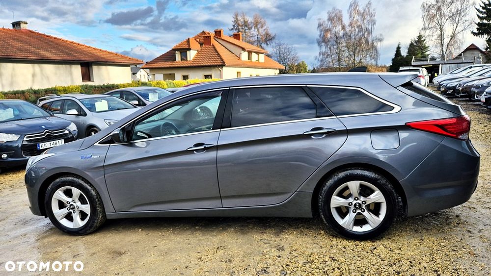 Hyundai i40 Kombi blue 1.6 Family+ - 21