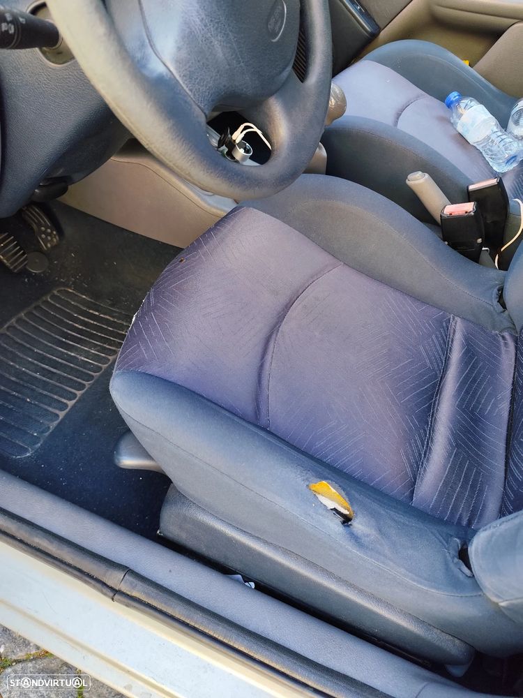 Renault Clio 1.2 16V Expression - 5