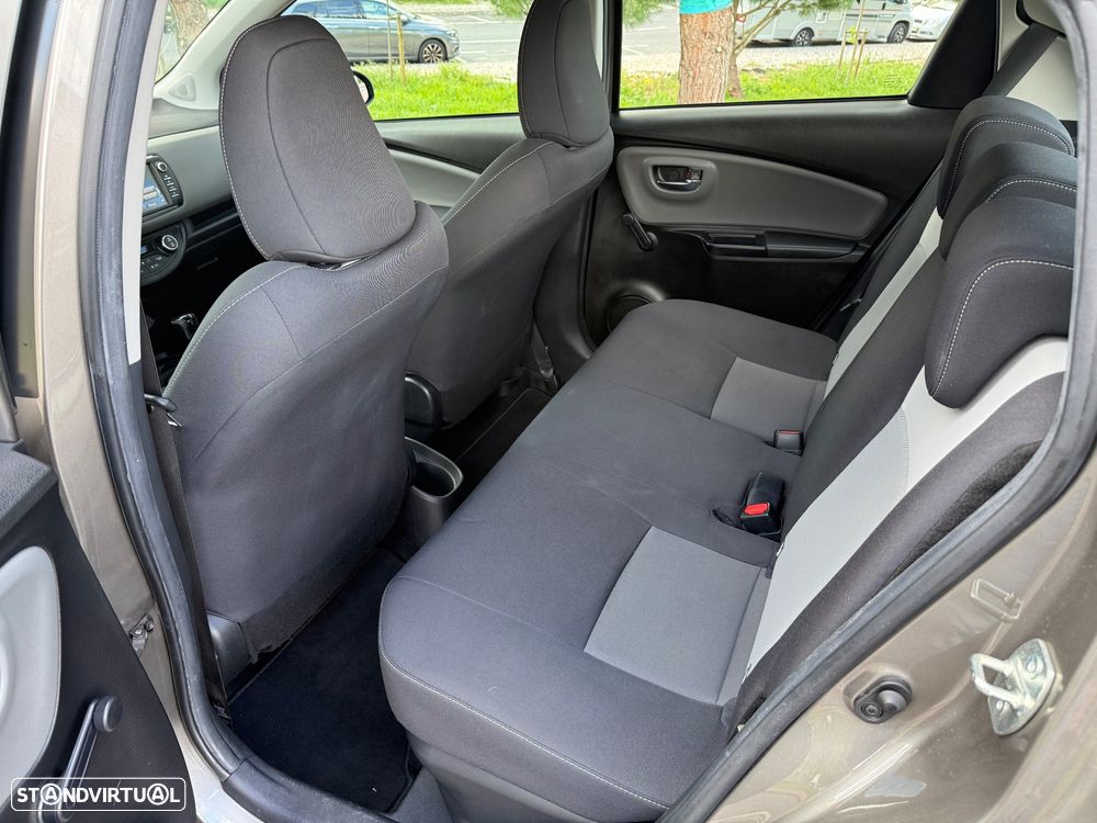 Toyota Yaris 1.5 HSD Comfort+P.Style - 36