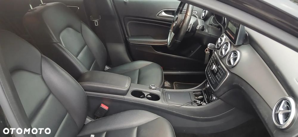 Mercedes-Benz GLA 250 7G-DCT AMG Line - 8