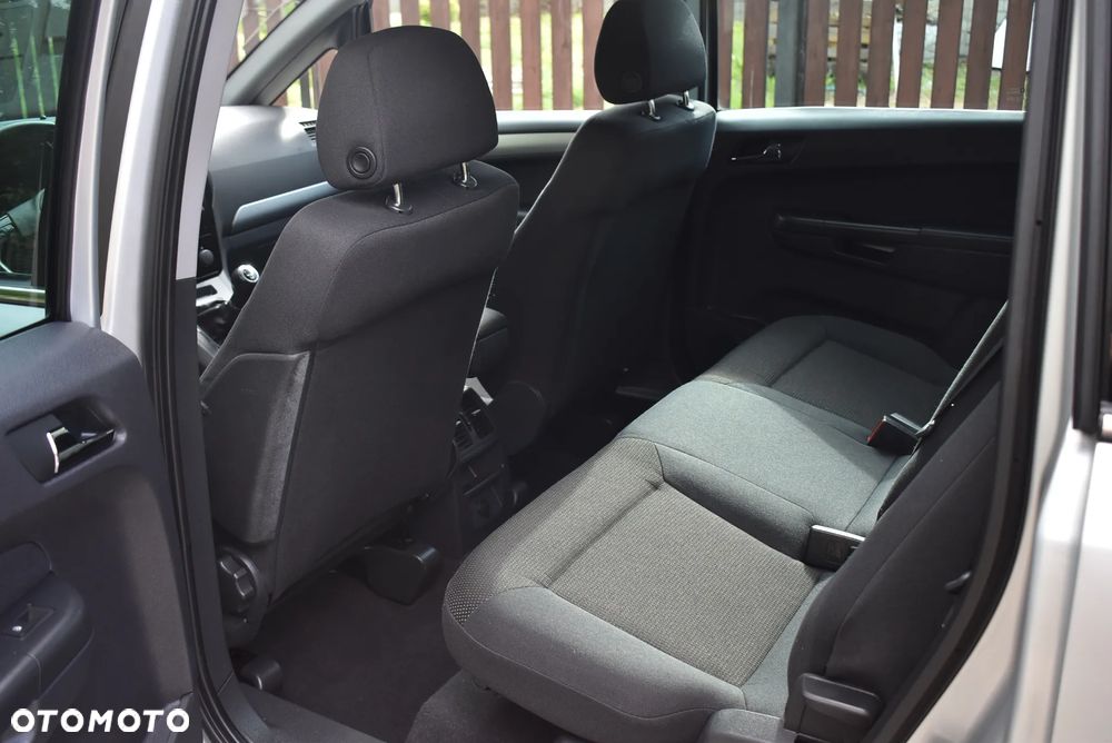 Opel Zafira 1.8 Cosmo - 24