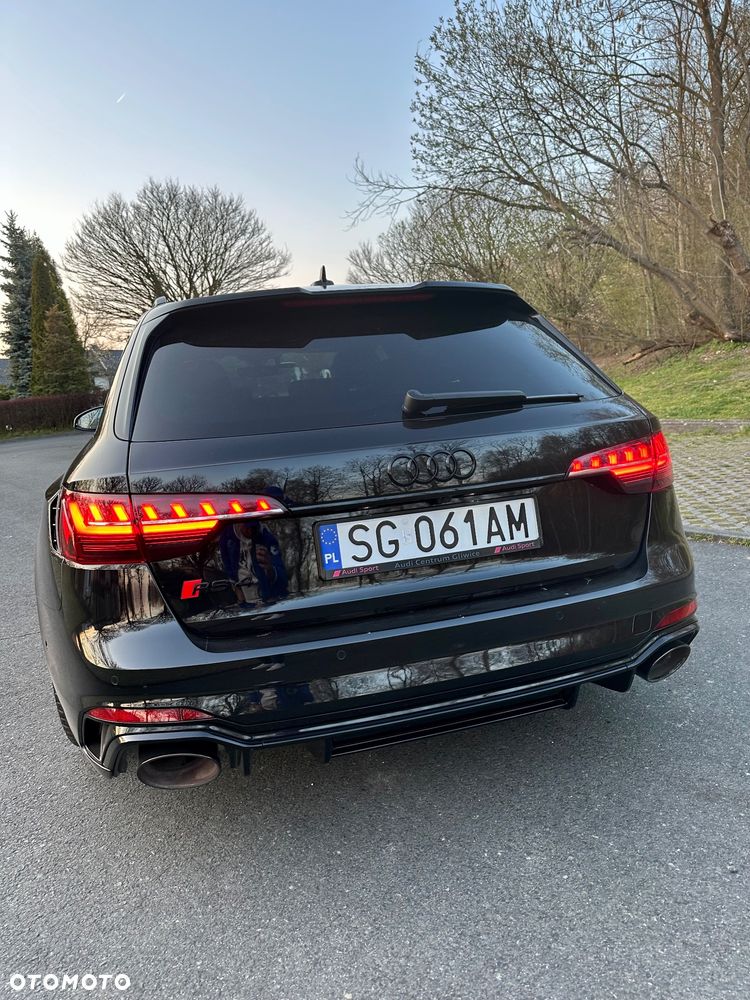 Audi RS4 Limousine - 10