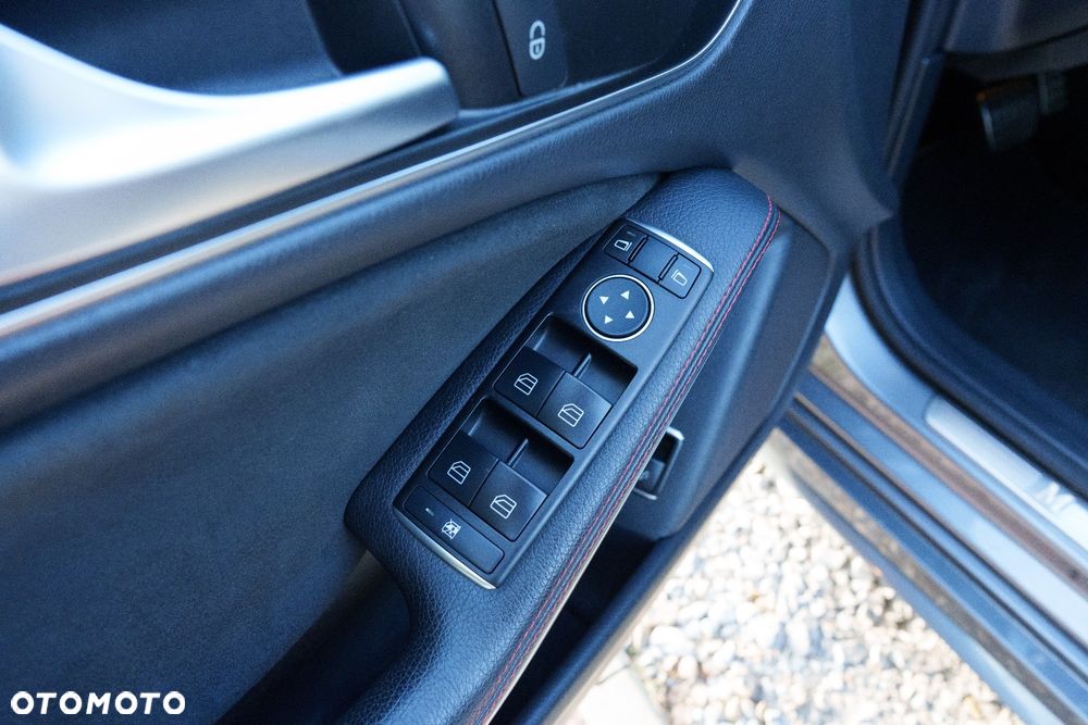 Mercedes-Benz CLA 180 7G-DCT AMG Line - 13