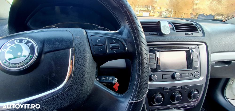 Skoda Octavia 1.6 TDI DPF Ambiente - 9