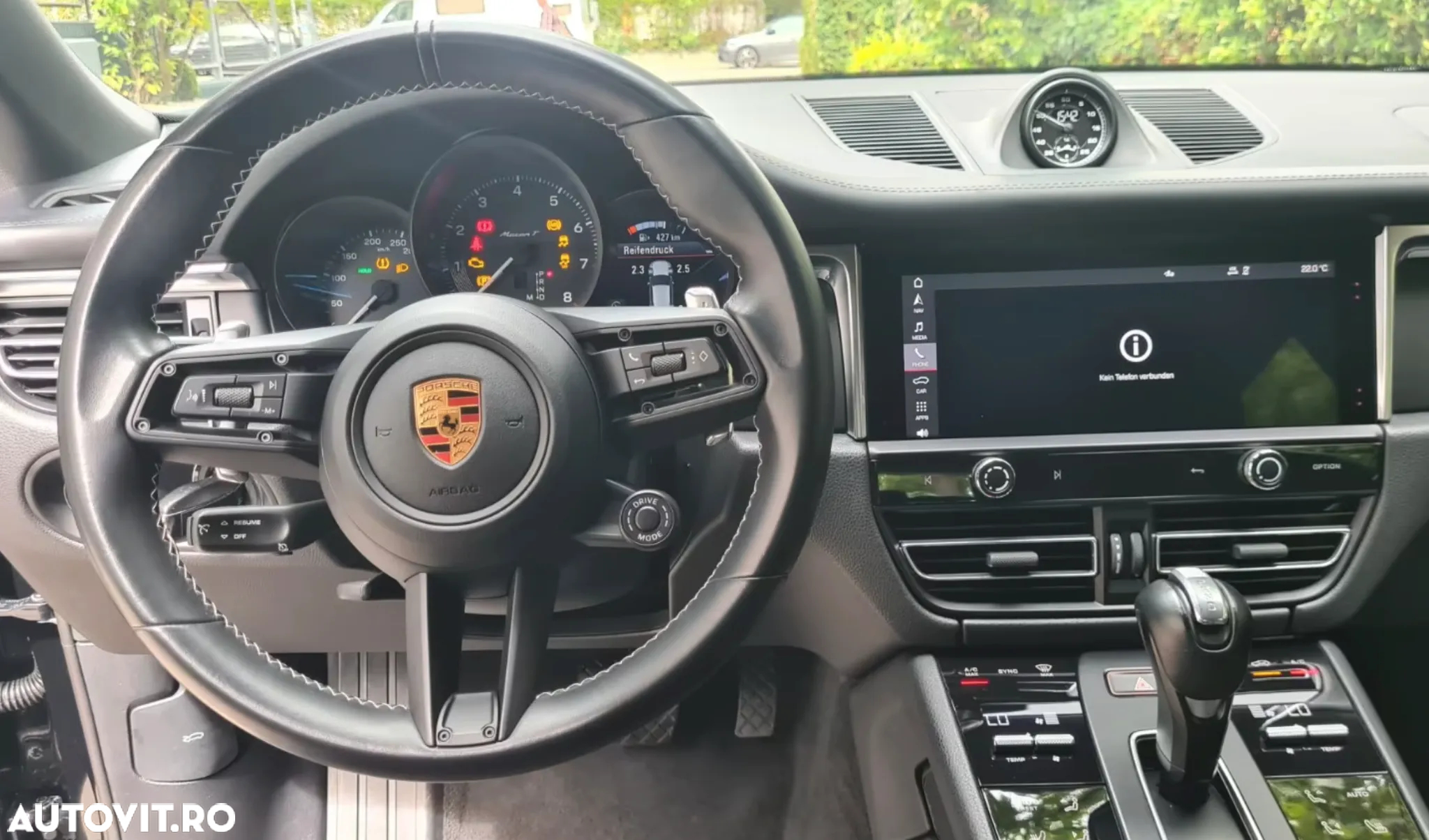 Porsche Macan T - 6