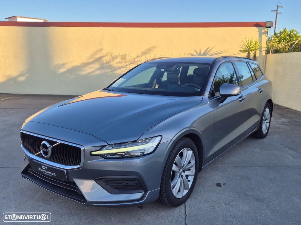Volvo V60 2.0 D3 Momentum Plus - 4