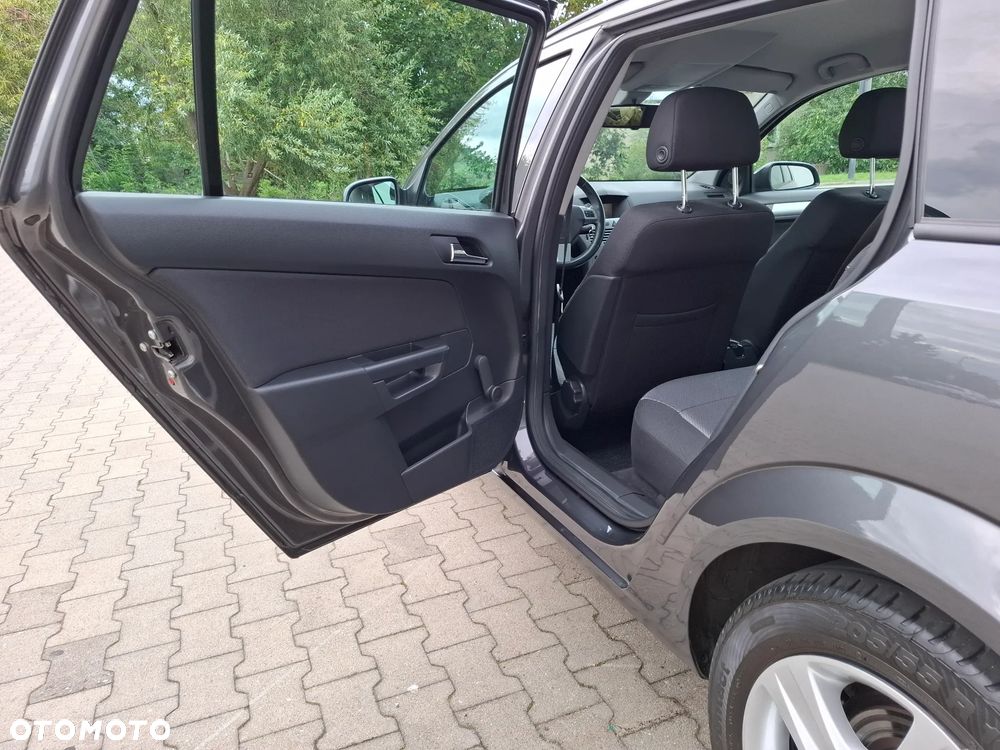 Opel Astra 1.6 Enjoy - 22
