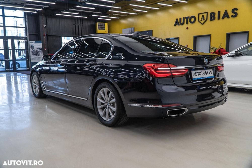 BMW Seria 7 740e iPerformance - 8