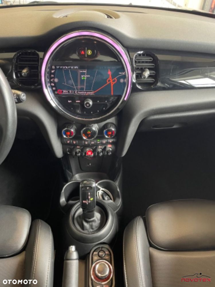 MINI Cooper Essential Trim - 15