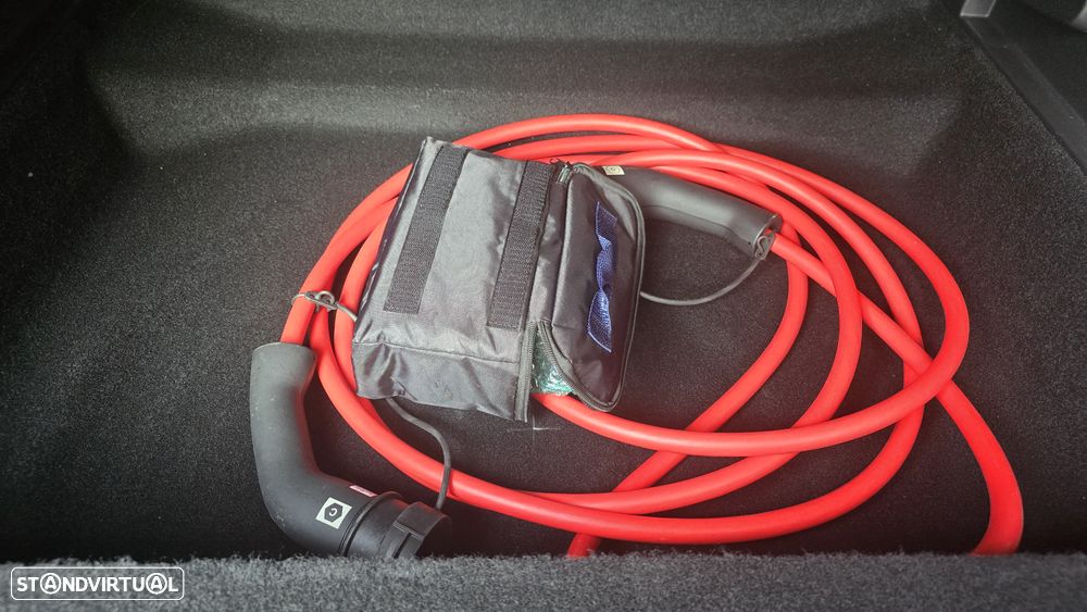 Peugeot E-3008 GT - 26