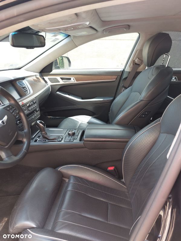 Hyundai Genesis - 6