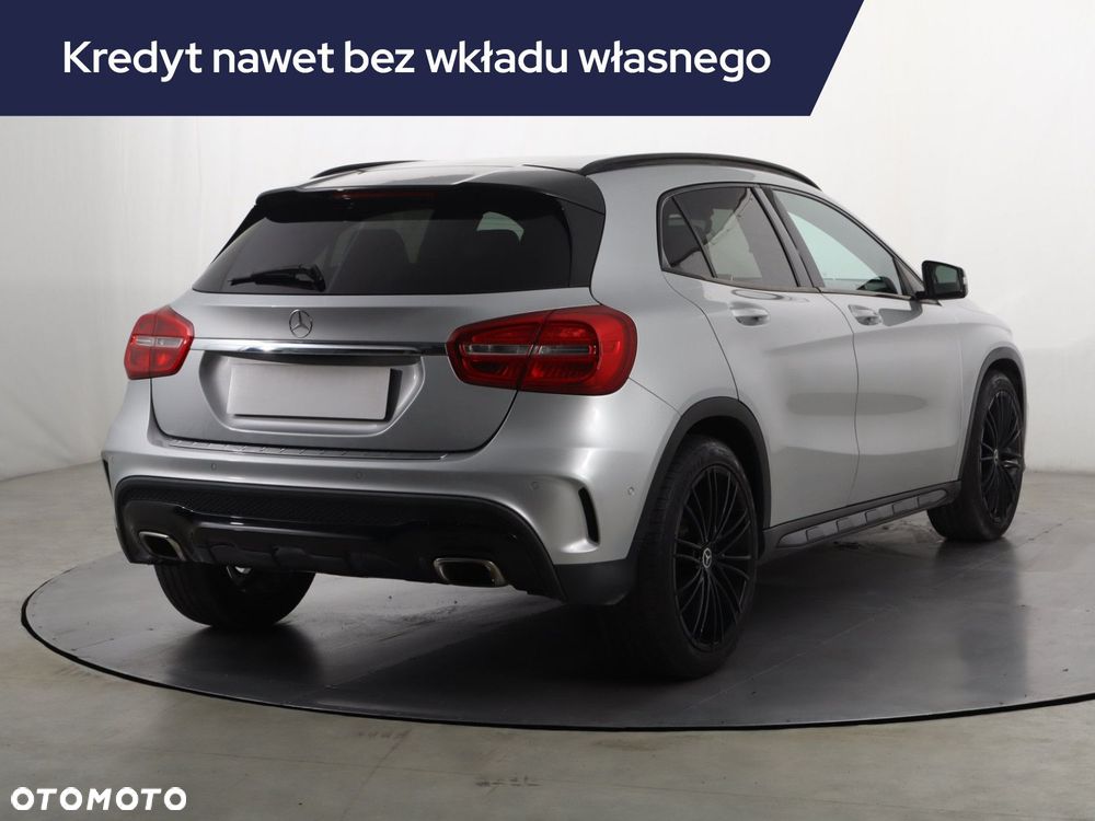 Mercedes-Benz GLA - 7