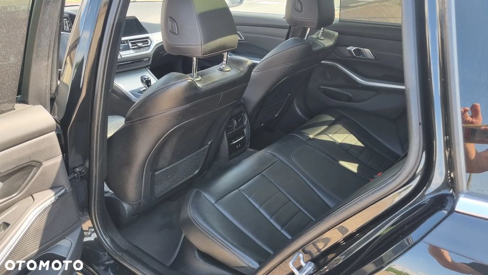 BMW Seria 3 320d Luxury Line Purity sport - 24
