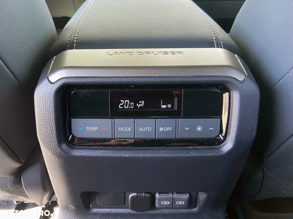 Toyota Land Cruiser 2.8l D-4D 204 CP A/T 7 locuri Executive - 37