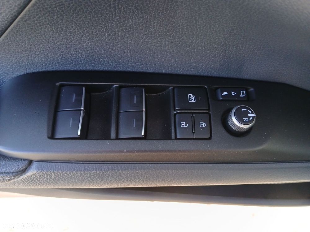 Toyota Camry 2.5 Hybrid Comfort CVT - 22