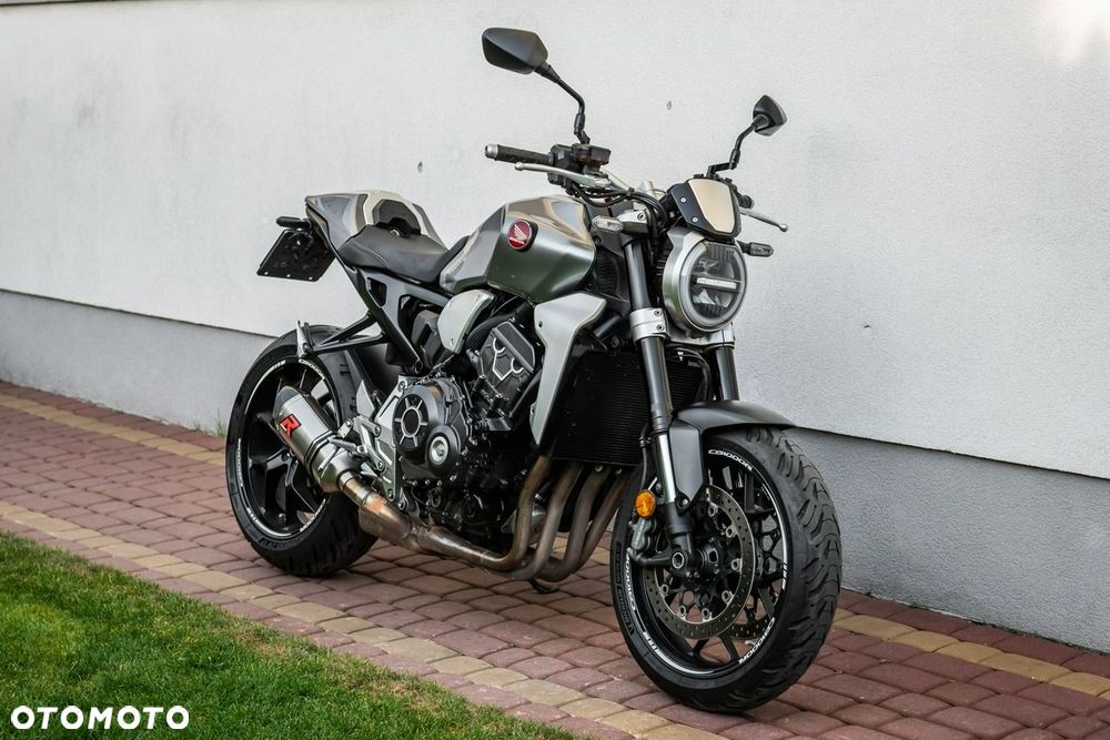 Honda CB - 1