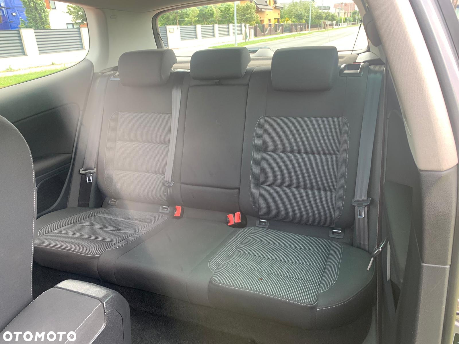 Volkswagen Golf 1.6 TDI DPF BlueMotion Technology Comfortline - 22