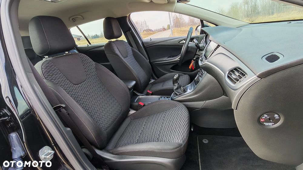 Opel Astra 1.4 Turbo Innovation - 28