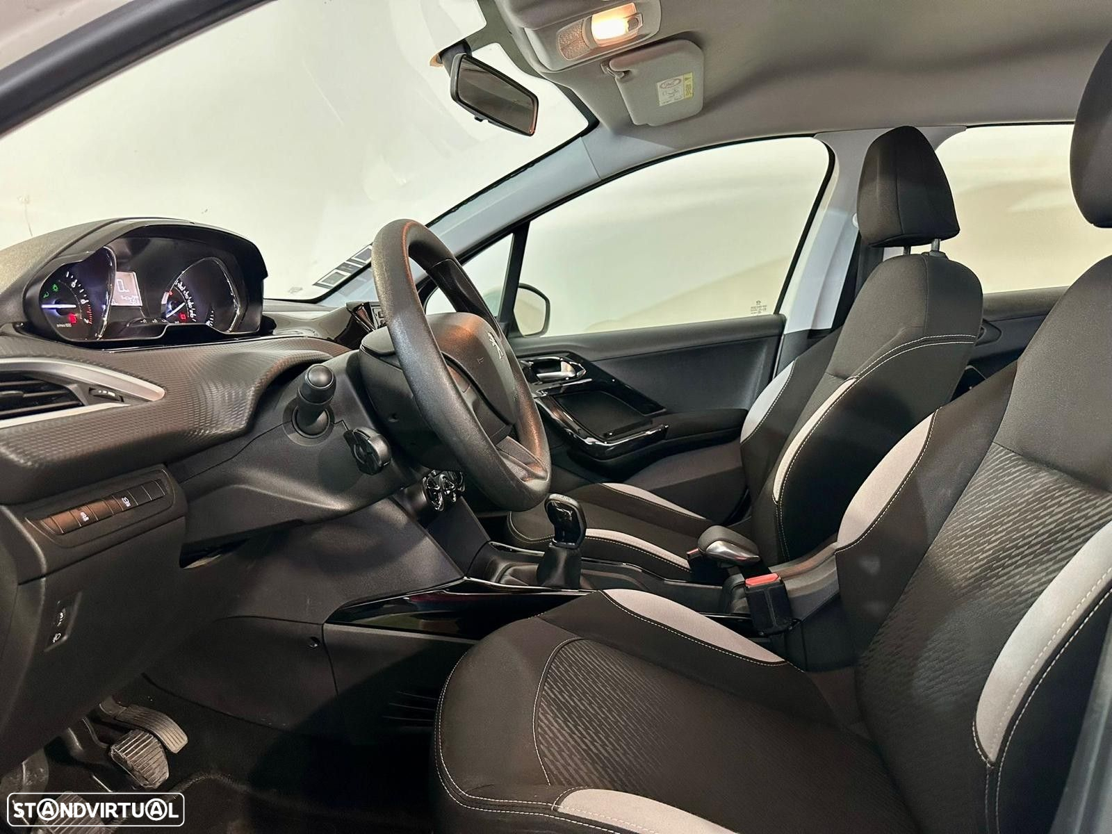 Peugeot 2008 1.2 VTi Access - 16