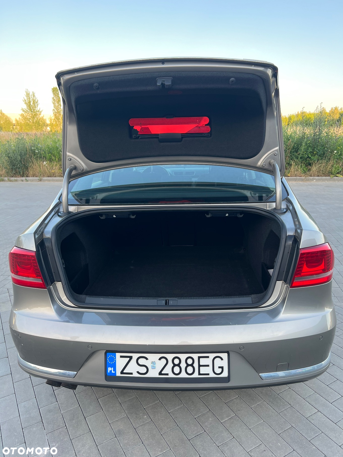 Volkswagen Passat 2.0 TDI Comfortline DSG - 11