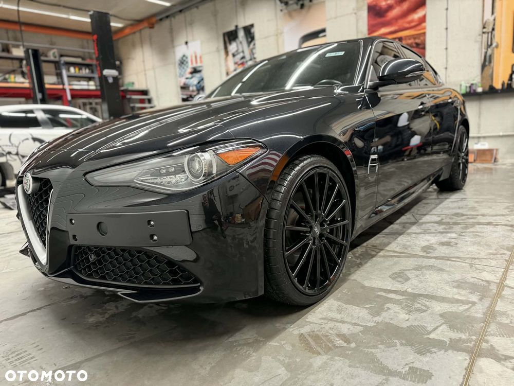 Alfa Romeo Giulia 2.0 Turbo 16V AT8-Q4 Ti - 2