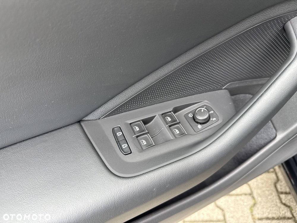 Volkswagen Passat Variant 1.5 TSI ACT mHEV Business Plus DSG - 37