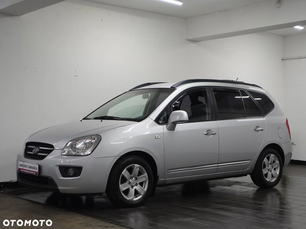 Kia Carens - 4