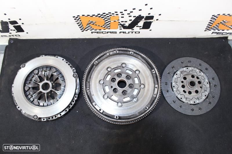 Kit Embraiagem Volkswagen Golf V (1K1)  123042610 / 415025010 / 323064 - 2