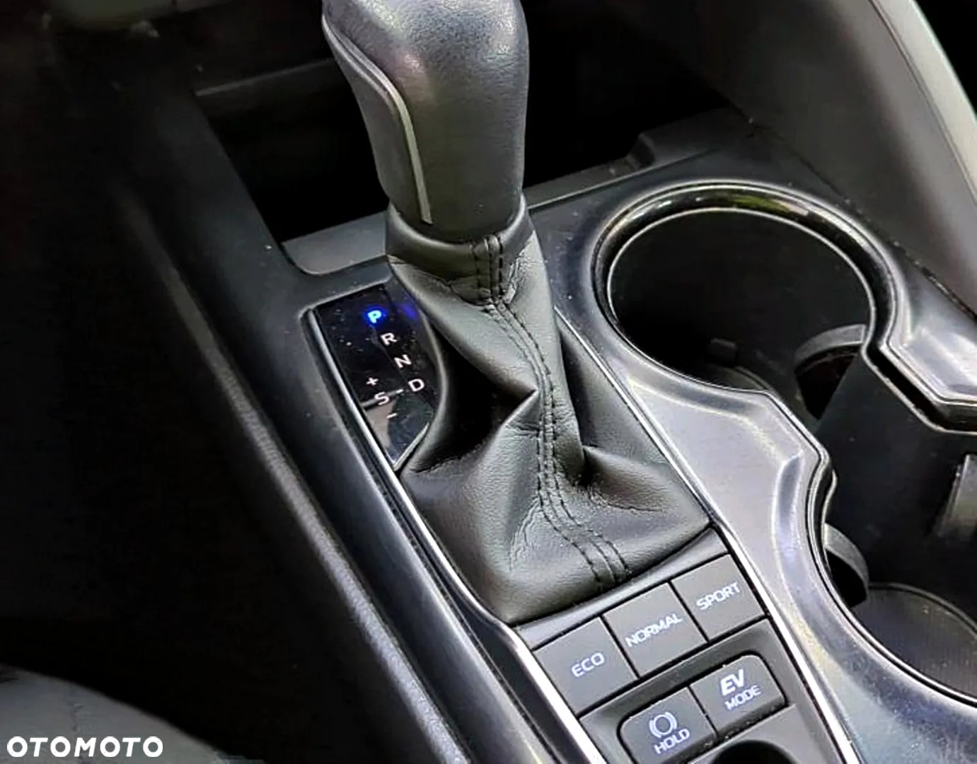 Toyota Camry 2.5 Hybrid Comfort CVT - 10