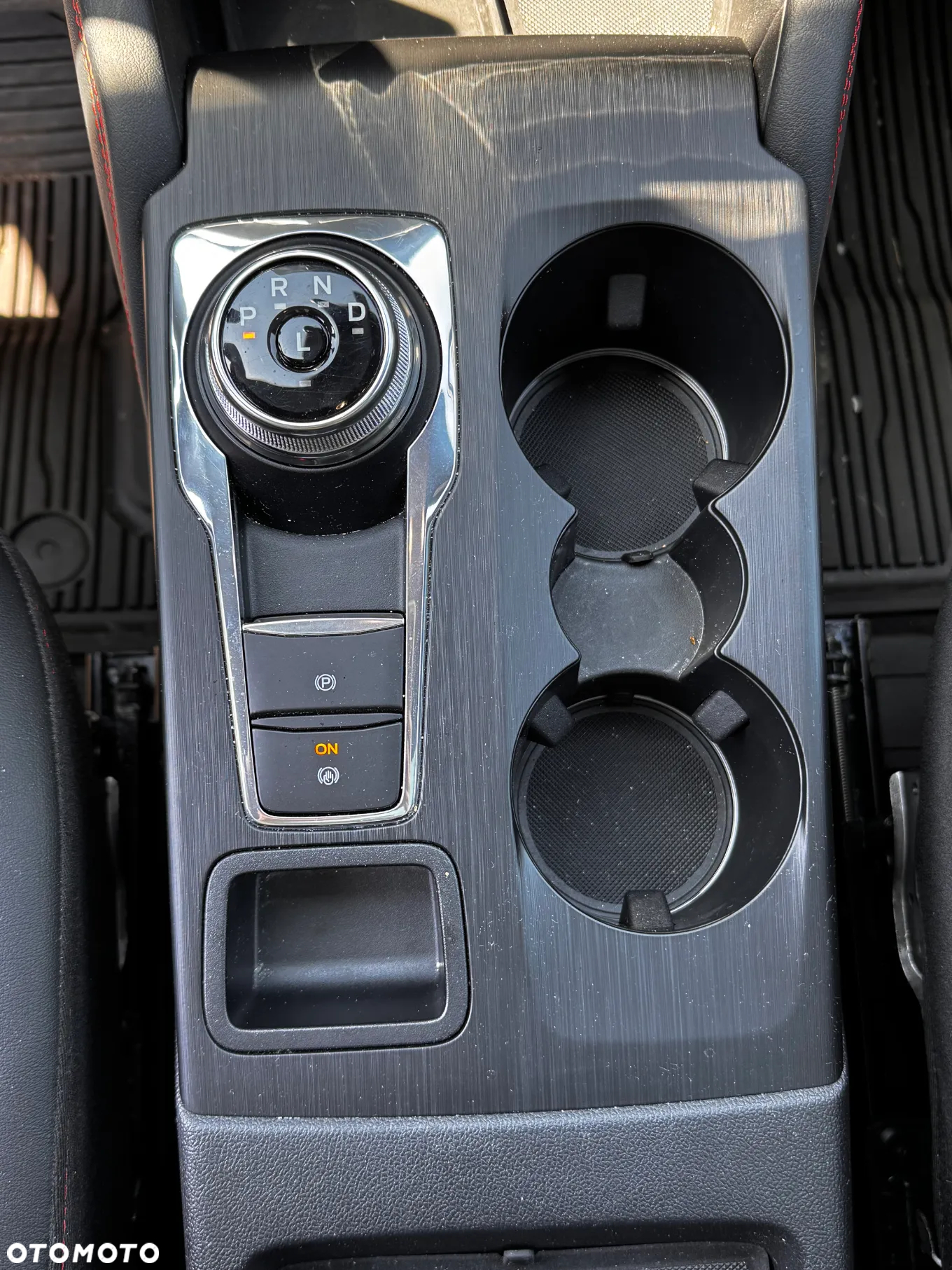 Ford Kuga - 9