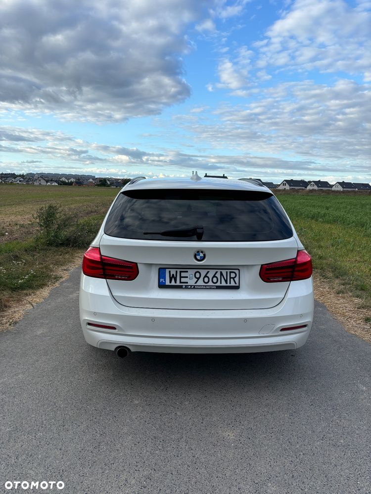 BMW Seria 3 318d Luxury Line - 11