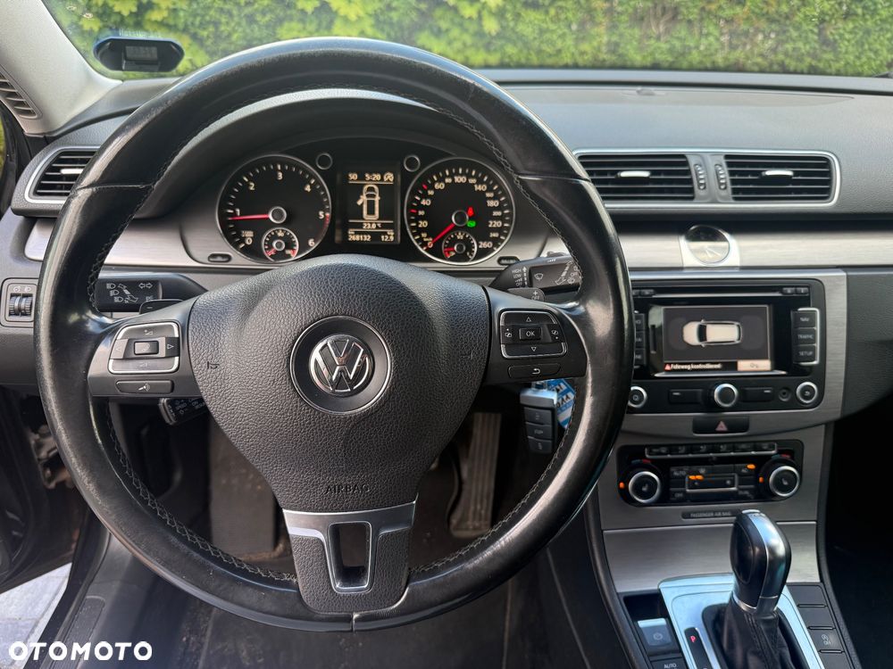 Volkswagen Passat - 23