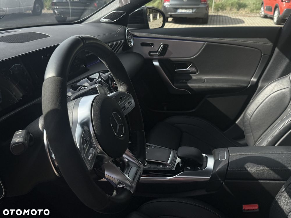 Mercedes-Benz CLA AMG 45 4-Matic 8G-DCT - 30