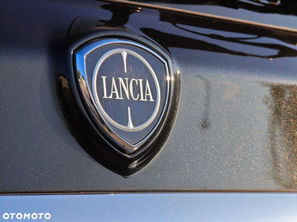 Lancia Voyager 2.8CRD Platinum - 13