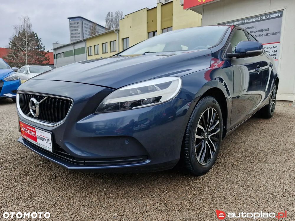 Volvo V40 D2 Momentum - 1