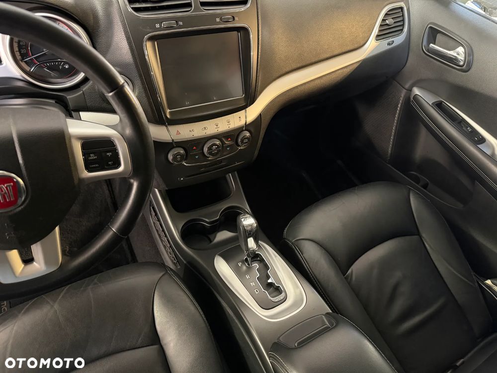 Fiat Freemont 2.0 Multijet Lounge AWD - 24