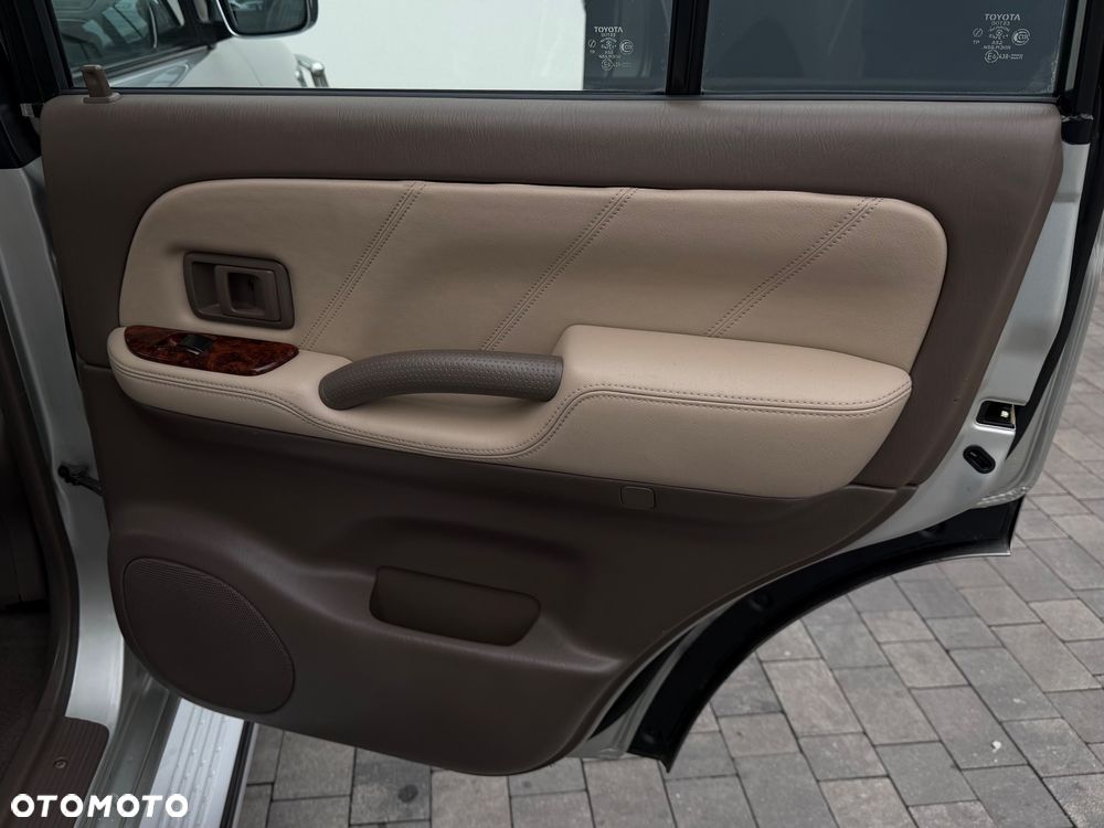 Toyota Land Cruiser - 34